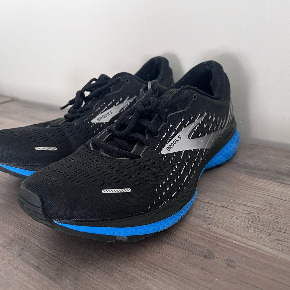 Brooks Black and Blue Athletic Sneakers